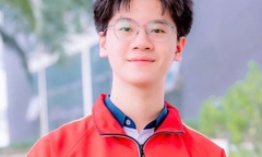 Nam sinh Vĩnh Phúc là thủ khoa Quốc gia môn tiếng Pháp, được ví như  "nam thần bước ra từ trang sách " vì quá đa tài