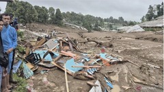 Lở đất kéo theo lũ quét tại Indonesia, hơn 80 người mất tích