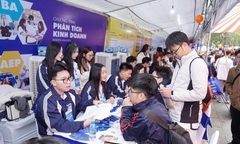 Tổ hợp truyền thống C00, A00 dần vắng bóng, các trường đại học lý giải nguyên nhân
