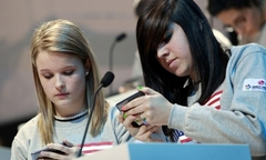 Meta, TikTok, YouTube hầu tòa với cáo buộc khiến thanh thiếu niên Mỹ nghiện mạng xã hội