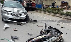 Ô tô lao sang làn ngược chiều trên đường Lê Trọng Tấn gây tai nạn liên hoàn, 3 người bị thương