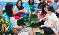 Một trường đại học ở TP.HCM tăng  "thưởng Tết " cho gần 500 giảng viên, người lao động