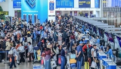 Cao điểm Tết Nguyên đán Bính Ngọ 2026:  "Cháy vé " nhiều đường bay từ TP.HCM đi miền Trung, miền Bắc