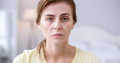 5 dấu hiệu bệnh thận hiện rõ trên mặt và cổ