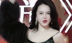 Nữ KOL đình đám chuyên bán khóa học dạy tán tỉnh đàn ông bị điều tra