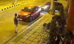 Clip: Lái xe trong lúc say xỉn, nam tài xế ô tô gây tai nạn liên hoàn, tông 12 phương tiện giữa phố