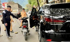 Khởi tố tài xế Lexus mở cửa xe gây tai nạn, bé 5 tuổi tử vong 