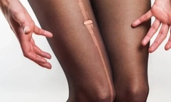 Hướng dẫn mặc quần tất da chân đúng cách không bị rách