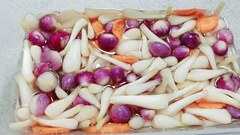 Vì sao ăn nhiều dưa hành, củ kiệu sau Tết dễ đau dạ dày, tăng huyết áp?