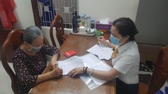 Người từ 80 tuổi trở lên có thể nhận lương hưu, trợ cấp BHXH tại nhà