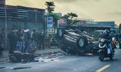 Tin tức tai nạn giao thông mới nhất ngày 11/2: Ô tô lật ngửa sau tai nạn liên hoàn ở Đà Nẵng