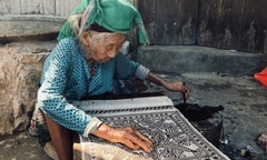 "Quý bà vải lanh " và giấc mơ đổi đời của phụ nữ H'Mông