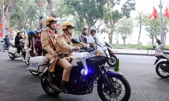Hà Nội: CSGT kiểm tra nồng độ cồn mùng 1 Tết, nhiều tài xế vi phạm
