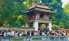 Hà Nội đón khoảng 1,34 triệu lượt khách kỷ lục trong kỳ nghỉ Tết Nguyên đán Bính Ngọ