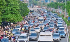 Thủ tướng: Không để xảy ra ùn tắc kéo dài trên các tuyến đường vào trung tâm Hà Nội và TPHCM