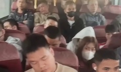 Chở 38 người trên xe 28 chỗ, tài xế và chủ xe bị phạt 75 triệu đồng