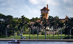 Diễn biến vụ mật vụ Mỹ bắn hạ thanh niên mang vũ khí xâm nhập dinh thự của ông Trump