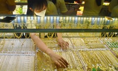 Giá vàng hôm nay (24/2): Vàng trong nước duy trì ở mốc 184,6 triệu đồng/lượng