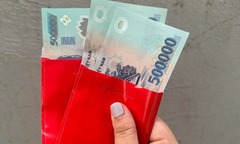 Ngỡ ngàng nữ giúp việc 58 tuổi ở TP.HCM lì xì cho gia chủ 1,5 triệu đồng