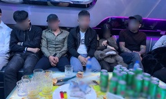 Đột kích quán karaoke ở Phú Thọ, phát hiện 6 người dương tính với ma túy