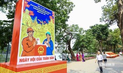 Hà Nội rực rỡ cờ hoa, sẵn sàng cho ngày hội toàn dân đi bầu cử