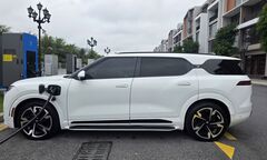 Chủ nhân “bộ sưu tập” 11 xe VinFast ở Hà Nội: “Càng hiểu xe điện, càng thấy đáng giá”