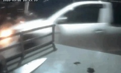 Clip: Tài xế 62 tuổi lao ô tô vào bàn nhậu của vợ cũ, 7 người bị thương