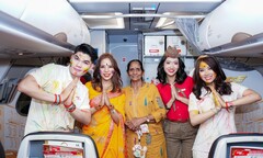 Không khí lễ hội sắc màu Holi ngập tràn các chuyến bay quốc tế của Vietjet