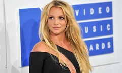 Britney Spears bị bắt