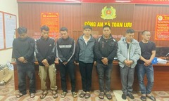 Phát hiện 7 gã đàn ông  "làm điều mờ ám " trong căn nhà hoang trên núi