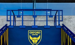 Một cầu thủ trẻ đột ngột qua đời sau khi gục xuống trong lúc thi đấu