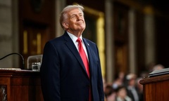 Giá dầu thế giới vượt mốc 100 USD/thùng, Tổng thống Trump có phát biểu gây bất ngờ