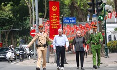 CSGT Hà Nội tăng cường tuần tra, phân luồng bảo đảm ANTT, ATGT tại các điểm bầu cử