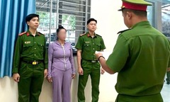  "Thế giới ngầm " Mại dâm 4.0: Bắt quả tang 2 cô gái  "vui vẻ " với  "khách làng chơi " trong quán cà phê