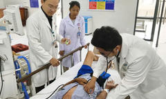 Đột quỵ khi đang du lịch ở Côn Đảo, du khách chi 300 triệu đồng gọi trực thăng cấp cứu vào bờ