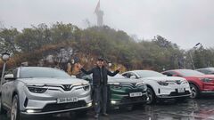 Chủ xe VinFast VF 8: Mức giá đang quá tốt, ngày càng nhiều người dùng mua xe điện hơn