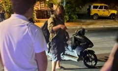 Tạm giữ du khách nước ngoài đâm trọng thương Thiếu tá công an 