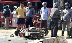 Tin tức tai nạn giao thông mới nhất ngày 21/3: Ô tô va chạm liên hoàn 3 xe máy, hai phụ nữ tử vong