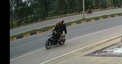 Bắt nhóm thanh niên chặt biển số, cướp xe máy của người đi đường ở Phú Thọ
