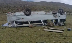 Lật xe chở khách du dịch, 9 người thiệt mạng, 15 người bị thương ở Peru