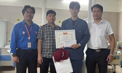Tin tức giáo dục 24h: Nam sinh ĐH Bách khoa Hà Nội lao vào đám cháy cứu người được khen thưởng