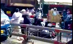 TP.HCM: Công an xác minh, tìm 2 người đánh nhau giữa đường Trường Chinh