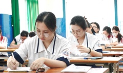 Tuyển sinh 2026: Ngưỡng sàn 15 điểm và nỗi lo thu hẹp cửa vào đại học