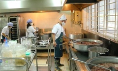 Sau vụ 300 tấn thịt lợn bẩn, Sở GDĐT Hà Nội chỉ đạo khẩn