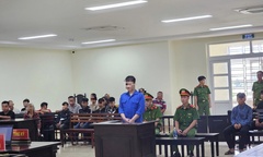 Ném gạch trả đũa đối thủ nhưng trúng bạn mình, nam sinh lãnh 9 năm tù