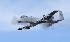 Mỹ đưa thêm 18 cường kích “Thần sấm” đến Trung Đông