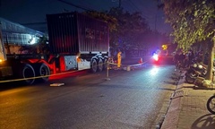 Tin tức tai nạn giao thông mới nhất ngày 3/4: Xe máy tông đuôi xe container, một người tử vong 