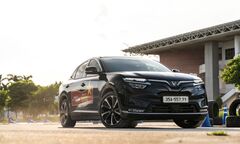 Khách hàng chốt đơn VinFast VF 8 trong “một nốt nhạc” để tận dụng ưu đãi mua xe 0 đồng, sạc pin 0 đồng