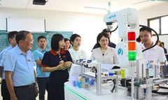 Hiệu trưởng, hiệu phó trường đại học phải có trình độ tiến sĩ