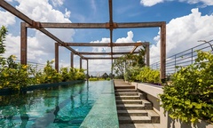 Có nên xây hồ bơi trên sân thượng hay không